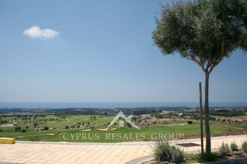 Cyprus has the perfect weather for recreation, and that is not an exception for golf.