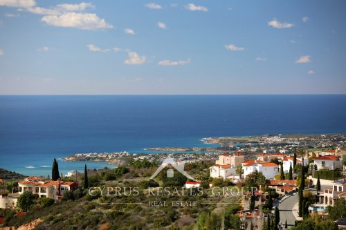 Amazing views of the coastline from Leptos Kamares Village.